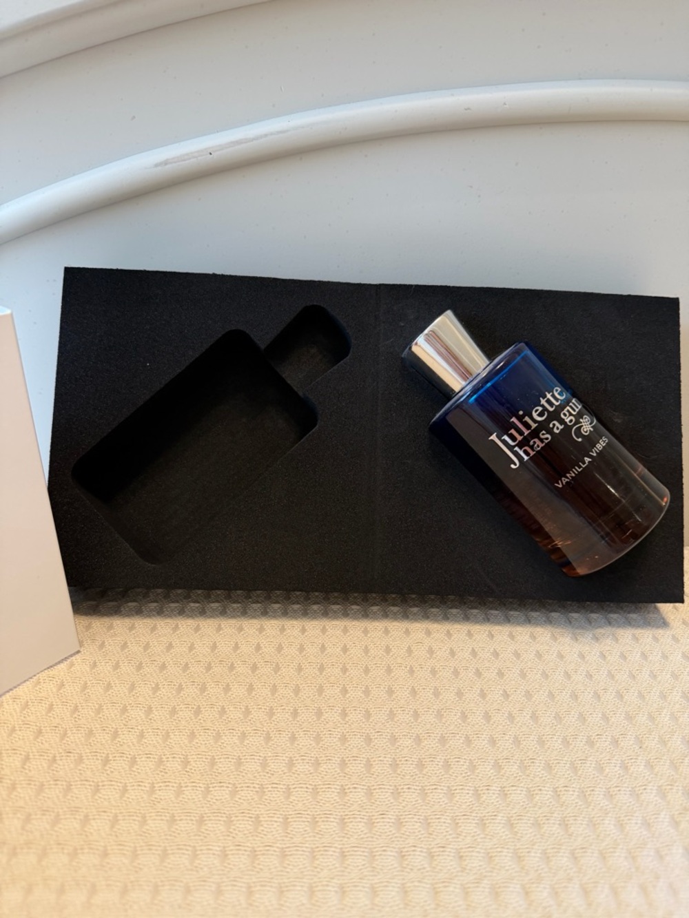 Juliette Has a Gun Vanilla Vibes UNISEX Perfume 100ml - Picture 8 of 13